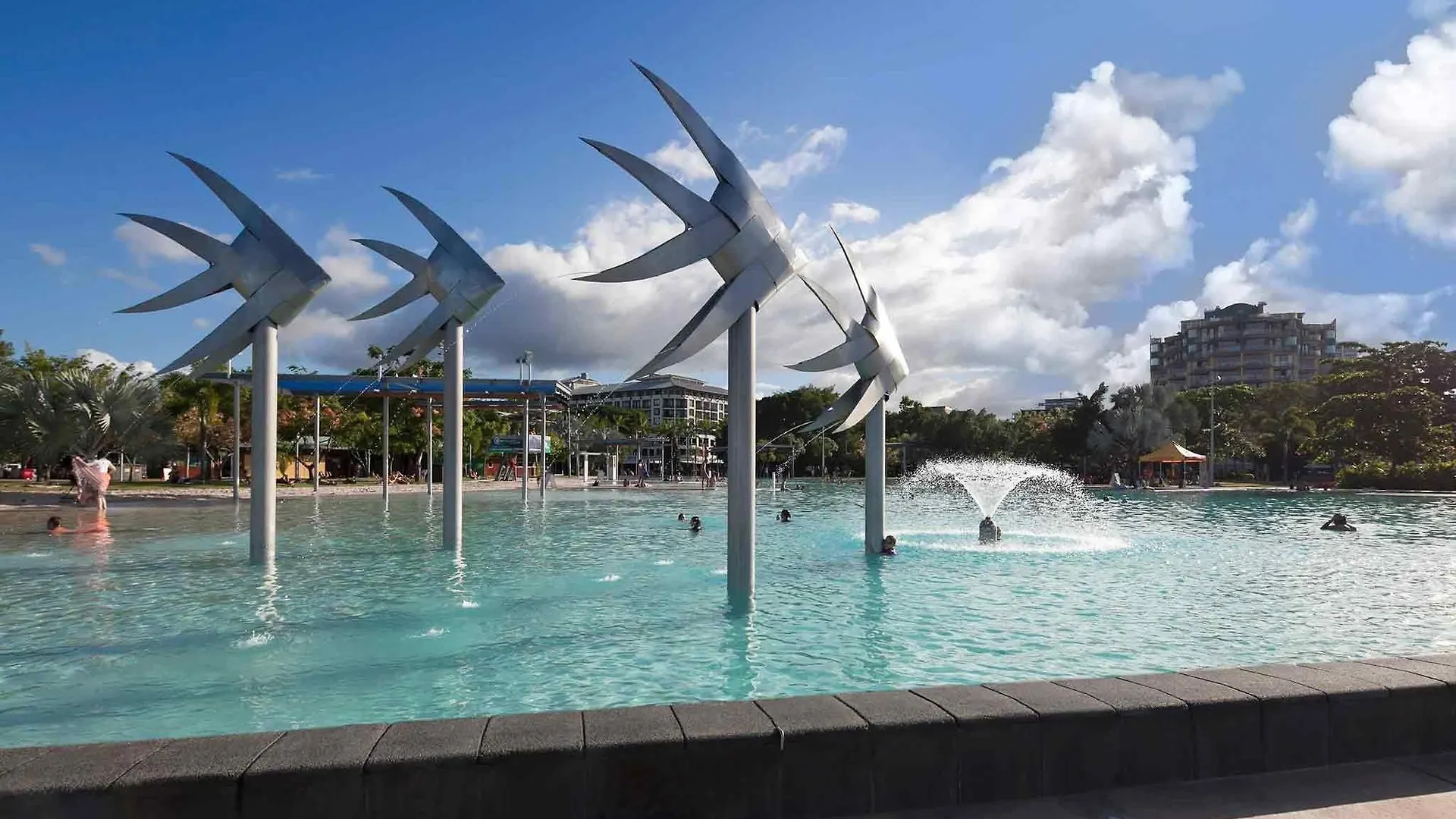 The Sebel Cairns Harbour Lights Aparthotel 4*,